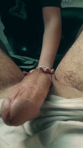Handjob from cute babe. Makes me cum.