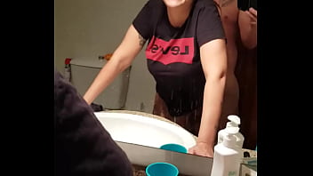Carol maserati metendo no banheiro
