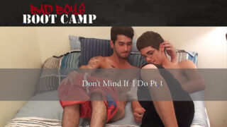 Amatérští potetovaní gay fešáci líbají, hladí penisy a berou si to hluboko do zadku