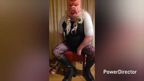 Sissy leckt ihren Sperma