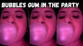 Bubbles gum in the party