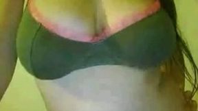 Amazing amateur raven haired web cam gal brags of her curves for me