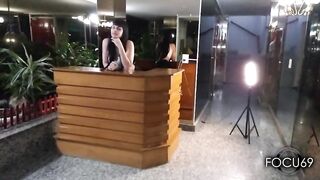 Pendeja argentina de zona sur se masturba con un sex toy en la entrada de su