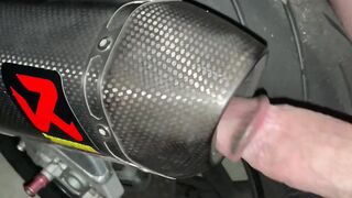 am gasit o motorcycleta parcata si am dețis sa fac un mic sex cu toba de evacorie am