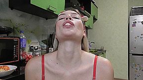 SWALLOWING A NEW YEAR'S TANGERINE WITH A BIG ADAM'S APPLE!MP4