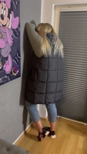 Bonie und Clyde Selbstbefriedigung stehen Jeans Jacke Pussy feucht fingern reiben rubbeln clitoris