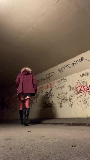 A slut in a tunnel