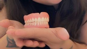 SEXY DENTURE ASMR PLAY TOOTHBRUSH PLAY TAPPING CHOMP CHATTER