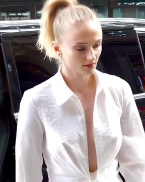 Celeb Sophie Turner goes braless at poker game