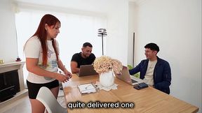 Joven caliente propone a su amigo ofrecer dinero a su empleada muda para un trio y la follan en la sala mientras su madrastra duerme - PORNO EN ESPA&Ntilde_OL