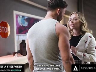 Cheating Wife Gets Filthy With Unpleasant Mechanic