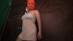 Stepsister Starts with Her First Homemade Porn Video, Her Tits and Buttocks Beg for Sex