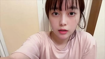 ジム帰りの臭いおまんこを触ってオナニーするおまんこの毛がボーボーな女子大生。