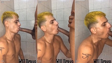 Trouxe o novinho galudao pra me engasgar na pica dele no banheiro aqui de casa depois da aula de jiu-jitsu