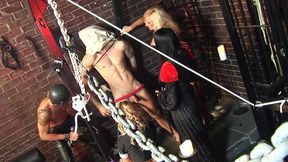 aline, audrey bitoni, anaya leon, and michelle thorn pleasure the king