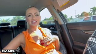 Garganta profunda interracial – vídeo hardcore de Elana Bunnz, uma gostosa tatuada de peitões e piercings, sendo fodida por um pauzão preto