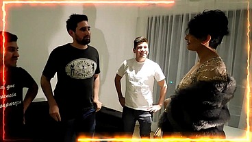 vinieron unos amigos y nos cojimos a la vecina , perla lopez ( parte 1 )