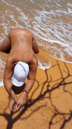 Ladysilva on the Beach Full of Horny to Fuck Her Hot Ass