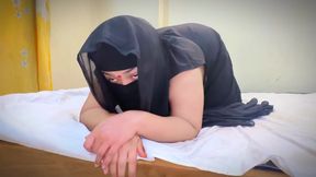 Hijabi Muslim Arab Hot Maid Want Big Ass Fuck &amp; She Want a Guy Who Can Destroy Her Hairy Pussy