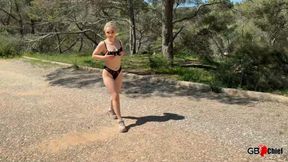 Risky sex by the ocean