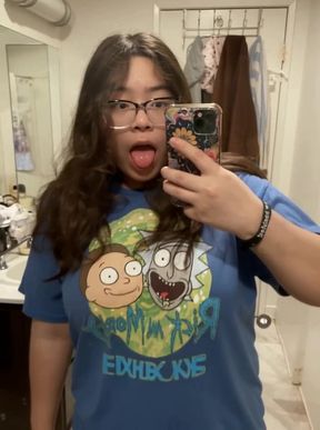 Blonde amateur AI-generated content features a young 18-year-old