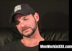 MenWorkinXXX.com - Hardworking American strips down for an intense jerk-off session