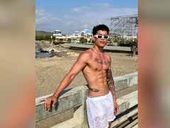 Hot muscle latino boy Chris Heria photo compilation