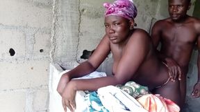 They Were Gisting When Resting From Farming and He Started Touching His Wife They Now Do Quickie