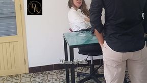 un salarie ose quemander une augmentation a sa patronne. il ne s attend pas ...