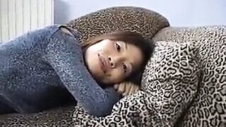 Garota asiática sendo fodida analmente