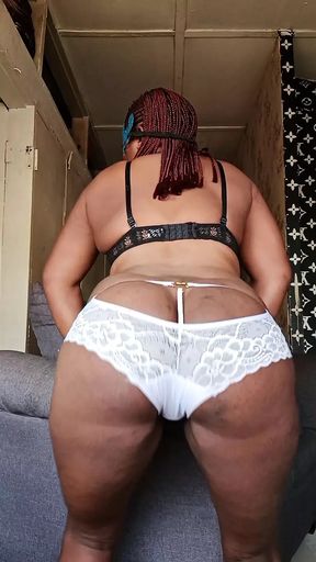 Who want to have a test of  this fresh Ass 👁️