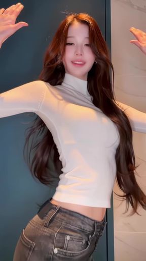 K-pop fan gets a glimpse of stunning Korean babe's tits