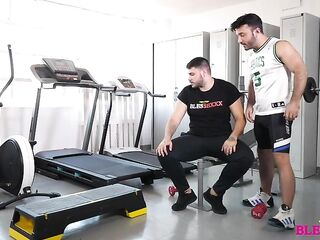 Personal coach eats his client