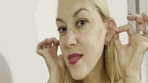 Bonnie gives ear massage-2 MOV