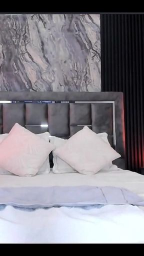 Naked Special Show Pussy Blonde Latina