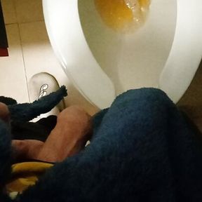 The student waited for the toilet for 2 hours and still managed to pee from a big dick