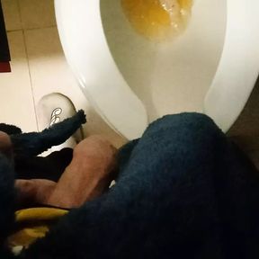 The student waited for the toilet for 2 hours and still managed to pee from a big dick