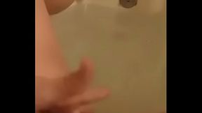 Masturbating in the bath - KiK - beckyd1993