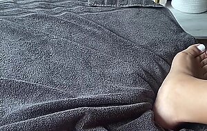 Trans curly hair baddie stroking her girlcock until she squirts