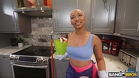 Thick Ass Daphne - The Thickest Cums The Quickest