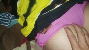 Sneak into the mother-in-law's room, where the limousine is parked relaxed