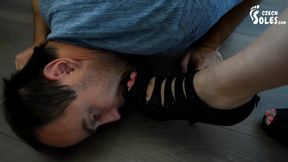 Slave Worships His Mistress Feet And Toes After Washing The Dishes
