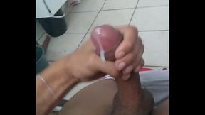 Novinho guloso gozando