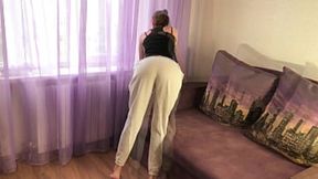 Her mom's warmth engulfed me, huge ass&#x1F351; squeezed tight, creamy creampie climax&#x1F680;