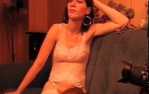 Claudia Odenweller mit Bier