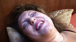 Retro BBW stuffs a butt plug in her asshole and masturbates pussy with dildo