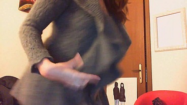 Nicoletta tied up cannot untie and you can do her what you want