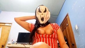 se acerca el dia de las brujas y lo unico que espero es masturbarme mucho ese dia truco o dedos mejor consolador.