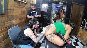Vlog This Brunette Tattooed Her Ass and Got a Tattoo Like Singer Anita
