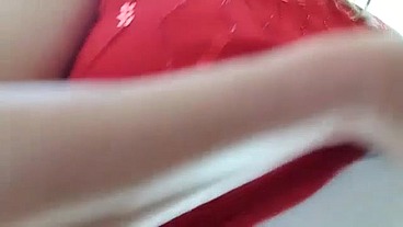 Rosafuxxxia haciendo sexting desde la ventana